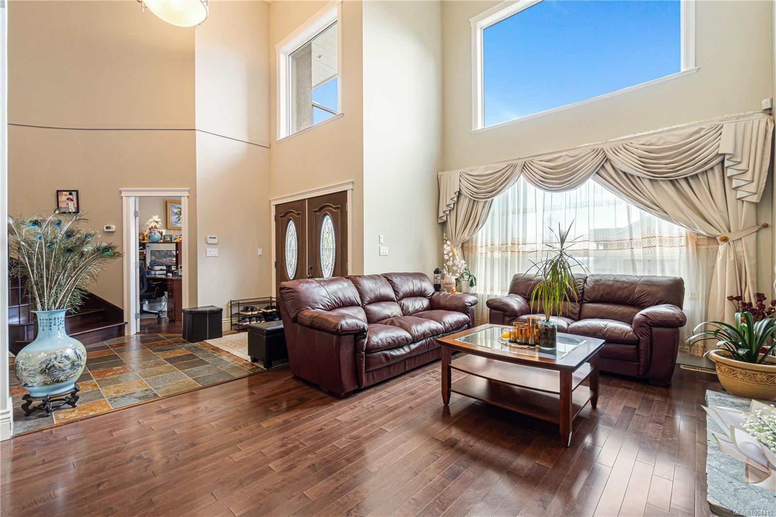 $1,275,000 - 443 Montclair Dr<br>British Columbia, V9R 7C2