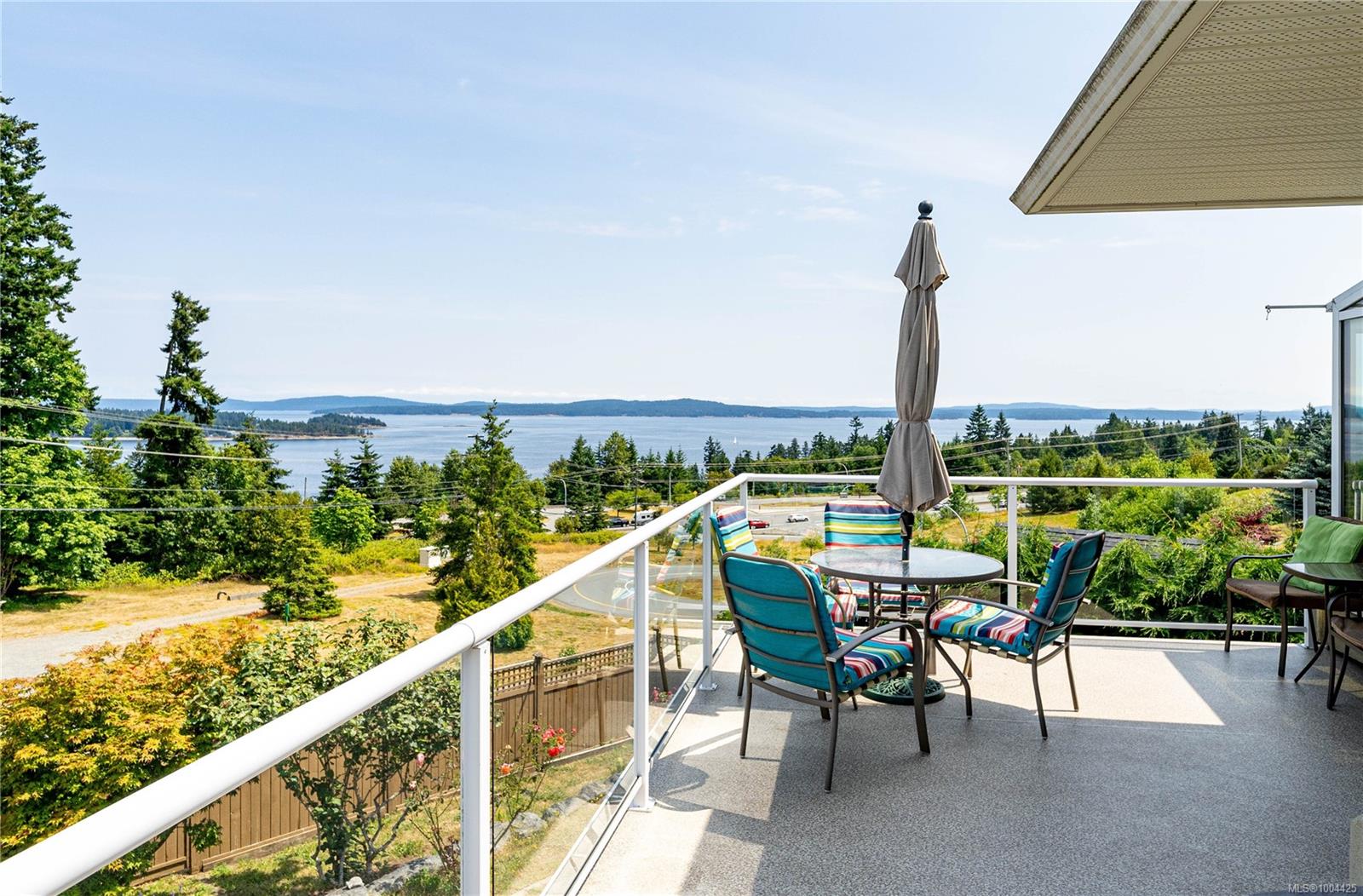 $1,033,000 - 563 Halliday Pl<br>British Columbia, V9G 2C3