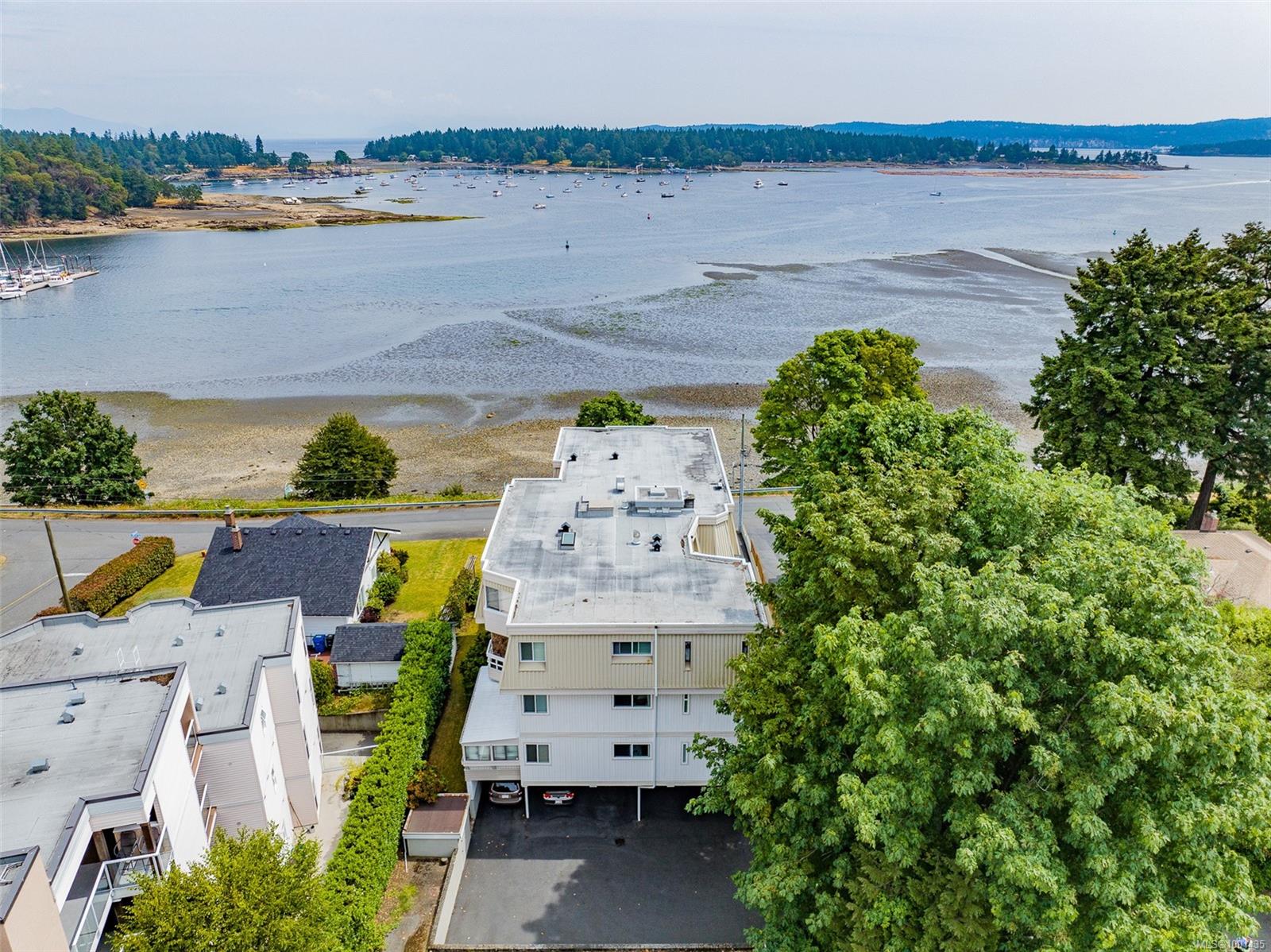 $599,900 - 145 Newcastle Ave<br>British Columbia, V9S 4H7