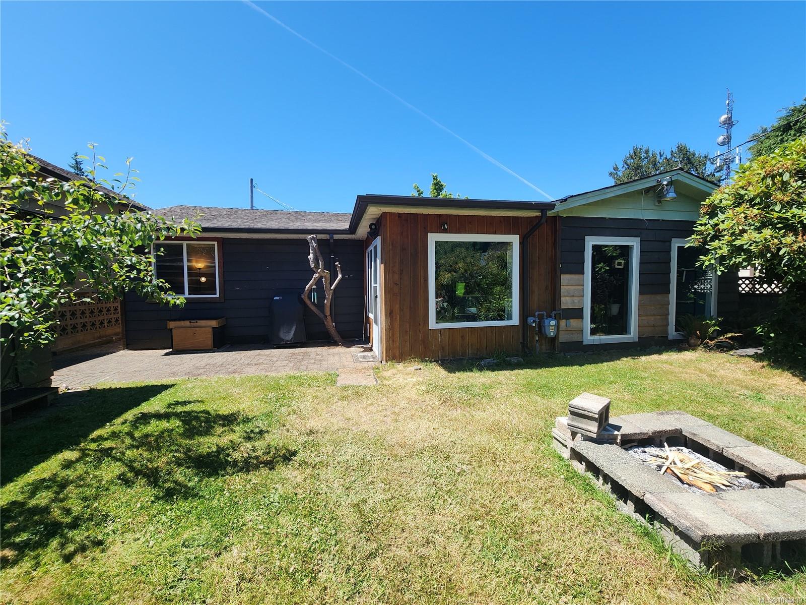 $534,900 - 565 Dogwood St<br>British Columbia, V9W 2Y4