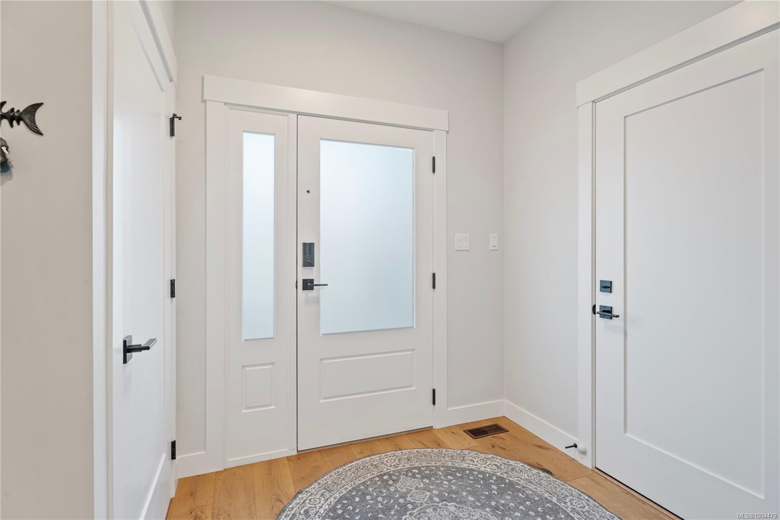 $1,099,000 - 2052 Ernest Lane<br>British Columbia, V9L 5R4