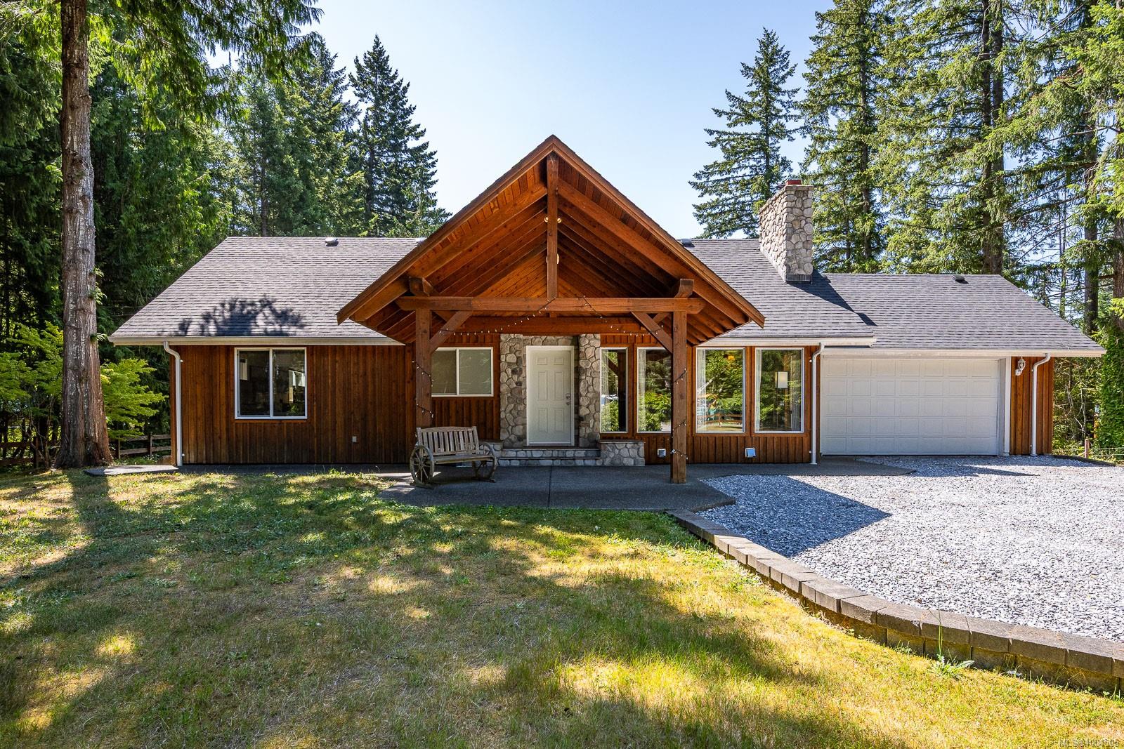 $1,225,000 - 2001 Dzini Rd<br>British Columbia, V9J 1H1