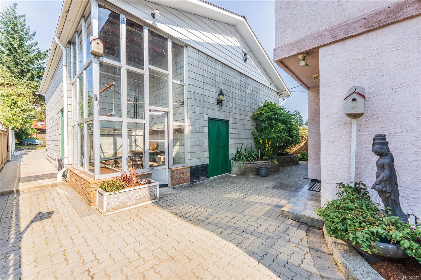 $795,000 - 635 Park Ave<br>British Columbia, V9R 4H5
