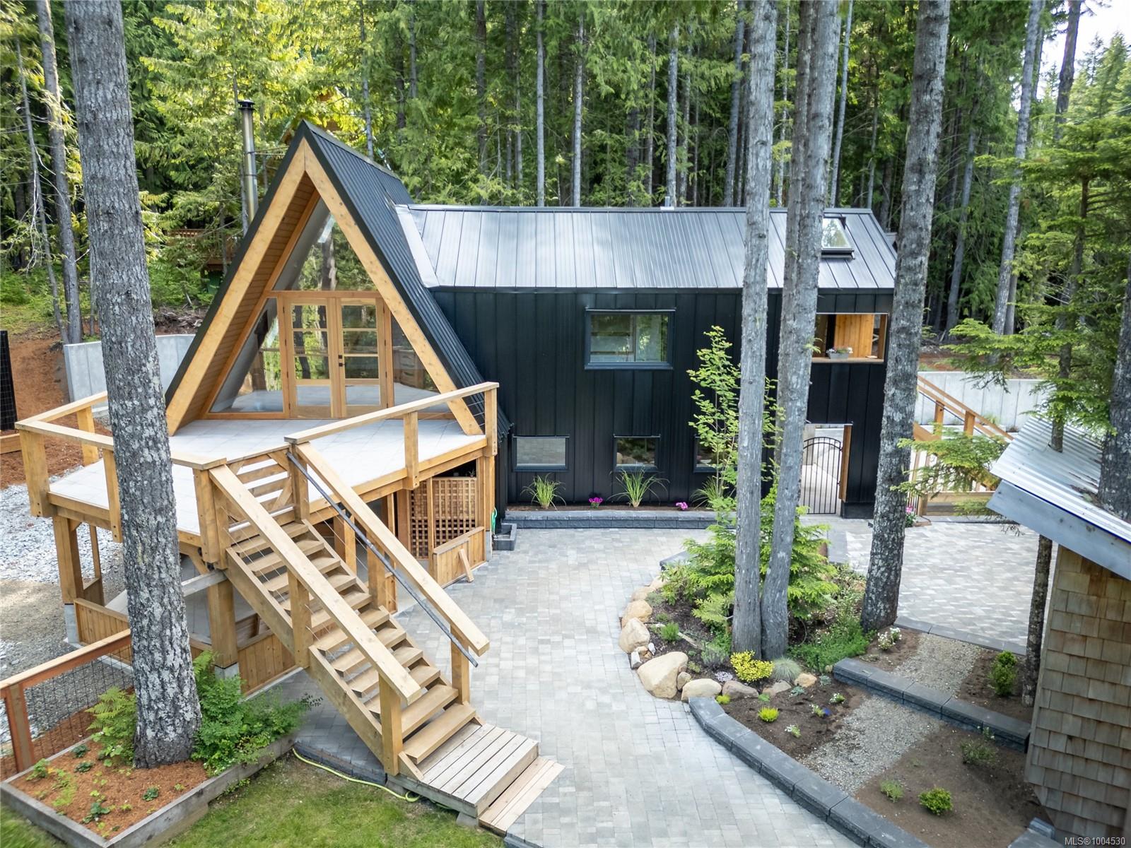 $869,000 - 8051 Forbidden Plateau Rd<br>British Columbia, V9J 1L2