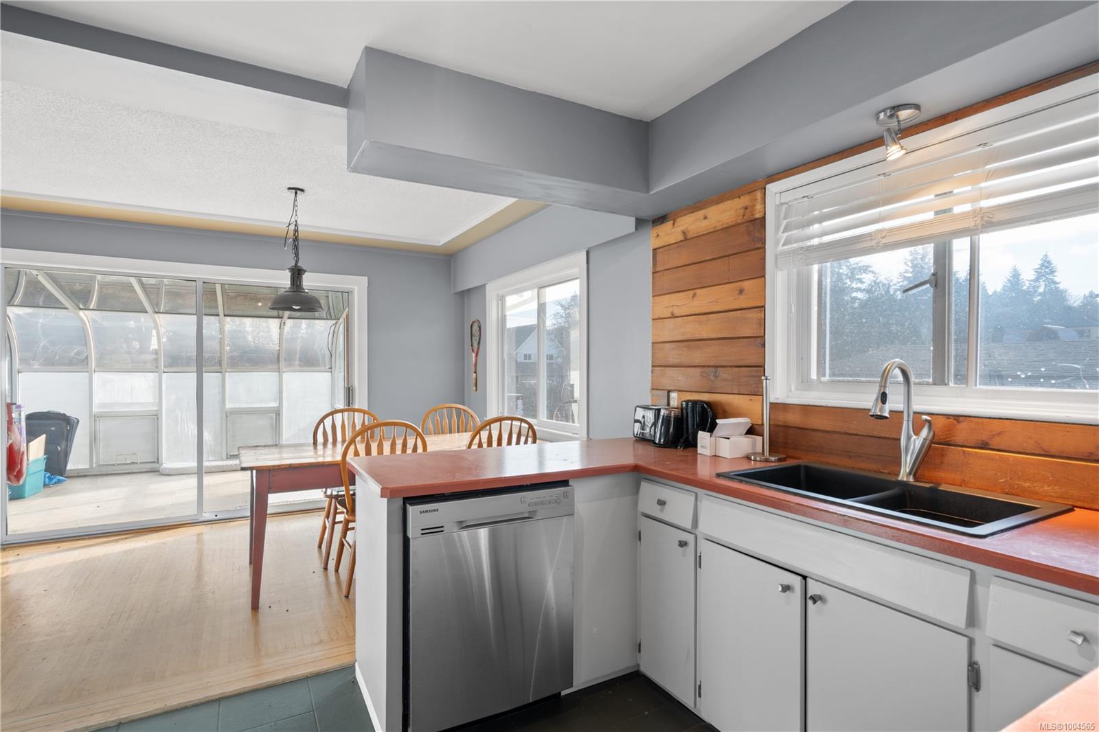 $700,000 - 3871 Warren Ave<br>British Columbia, V0R 2V0