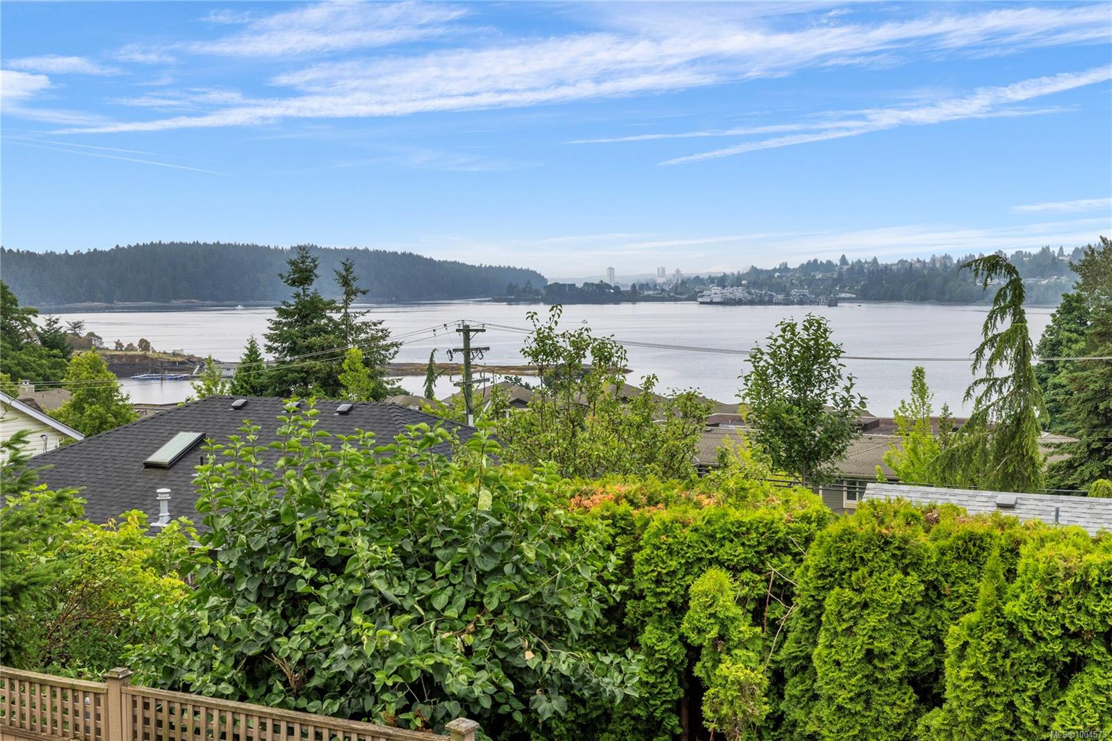 $1,250,000 - 1471 Rose Ann Dr<br>British Columbia, V9T 4L3