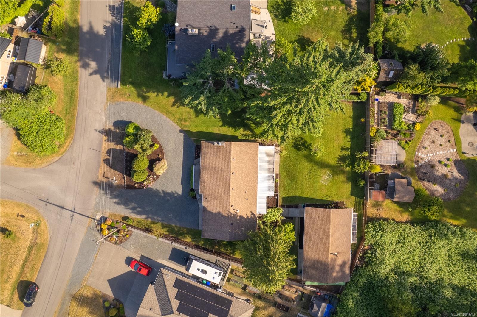 $795,000 - 646 Hawthorne Rise<br>British Columbia, V9P 2A1