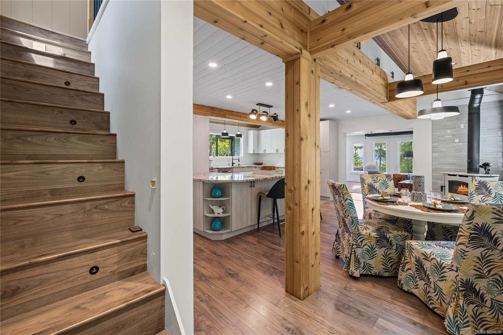 $949,000 - 1870 Wallace Wood Way<br>British Columbia, V9K 2L6