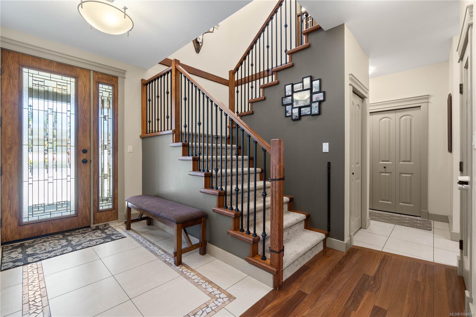 $1,229,000 - 1337 Thalia Pl<br>British Columbia, V9R 7E1