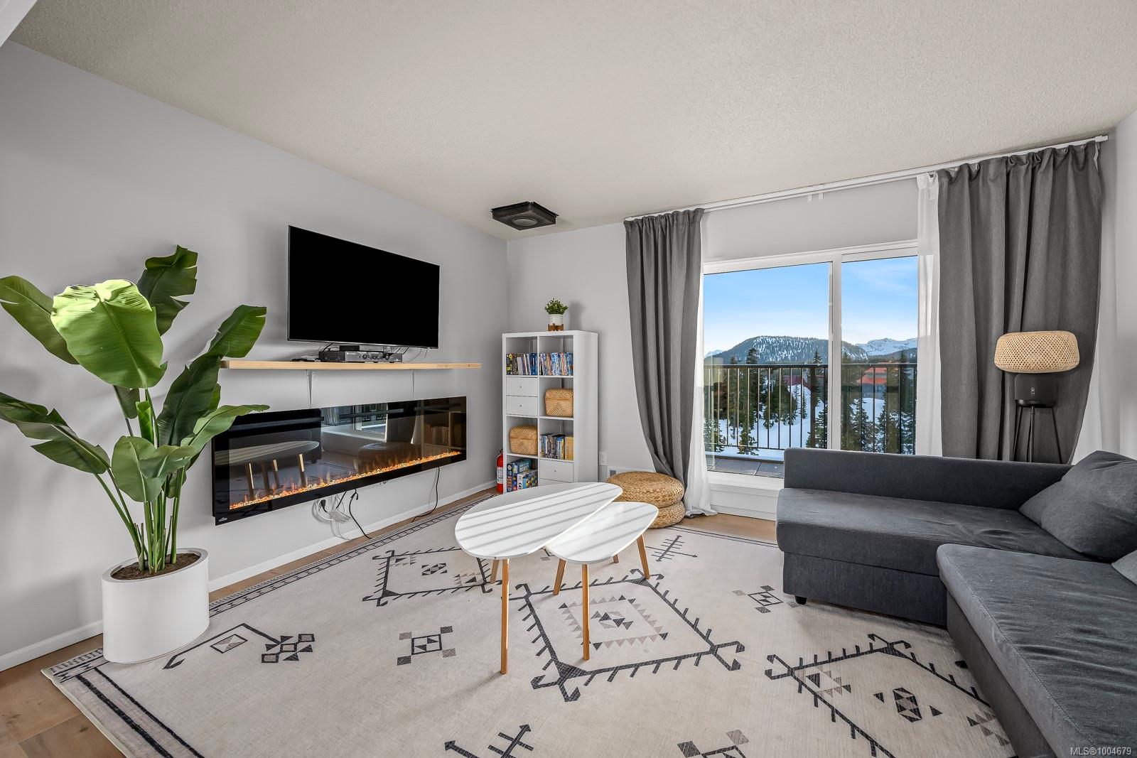 $359,900 - 695 Castle Crag Cres<br>British Columbia, V9J 1L0