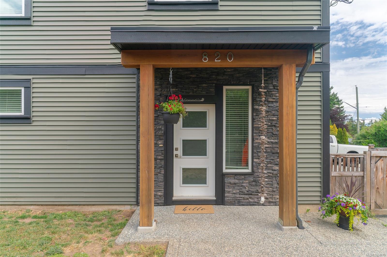 $824,900 - 820 Brechin Rd<br>British Columbia, V9S 2X4
