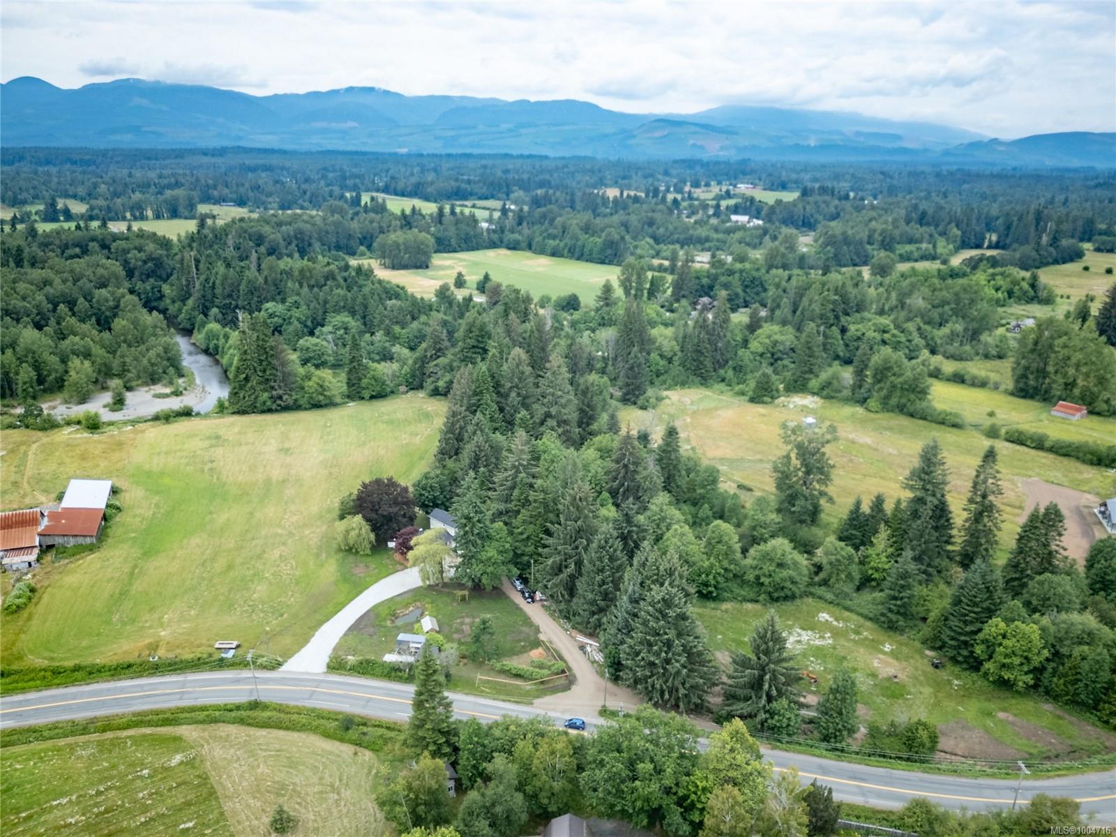 $2,050,000 - 5077 Headquarters Rd<br>British Columbia, V9J 1P1