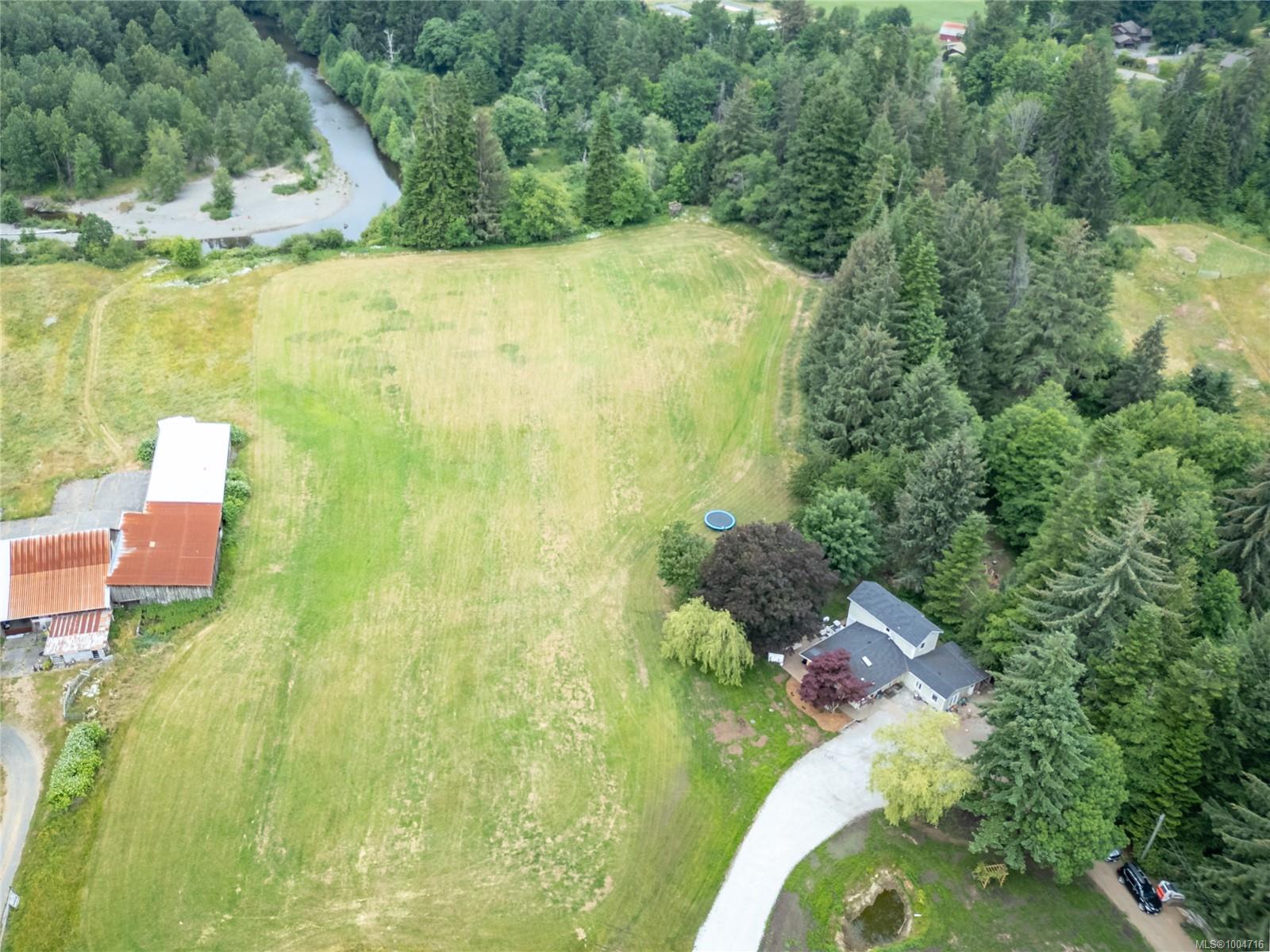 $2,050,000 - 5077 Headquarters Rd<br>British Columbia, V9J 1P1