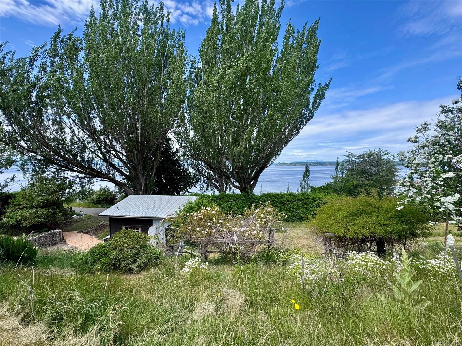 $1,149,000 - 482 Smelt Bay Rd<br>British Columbia, V0P 1K0