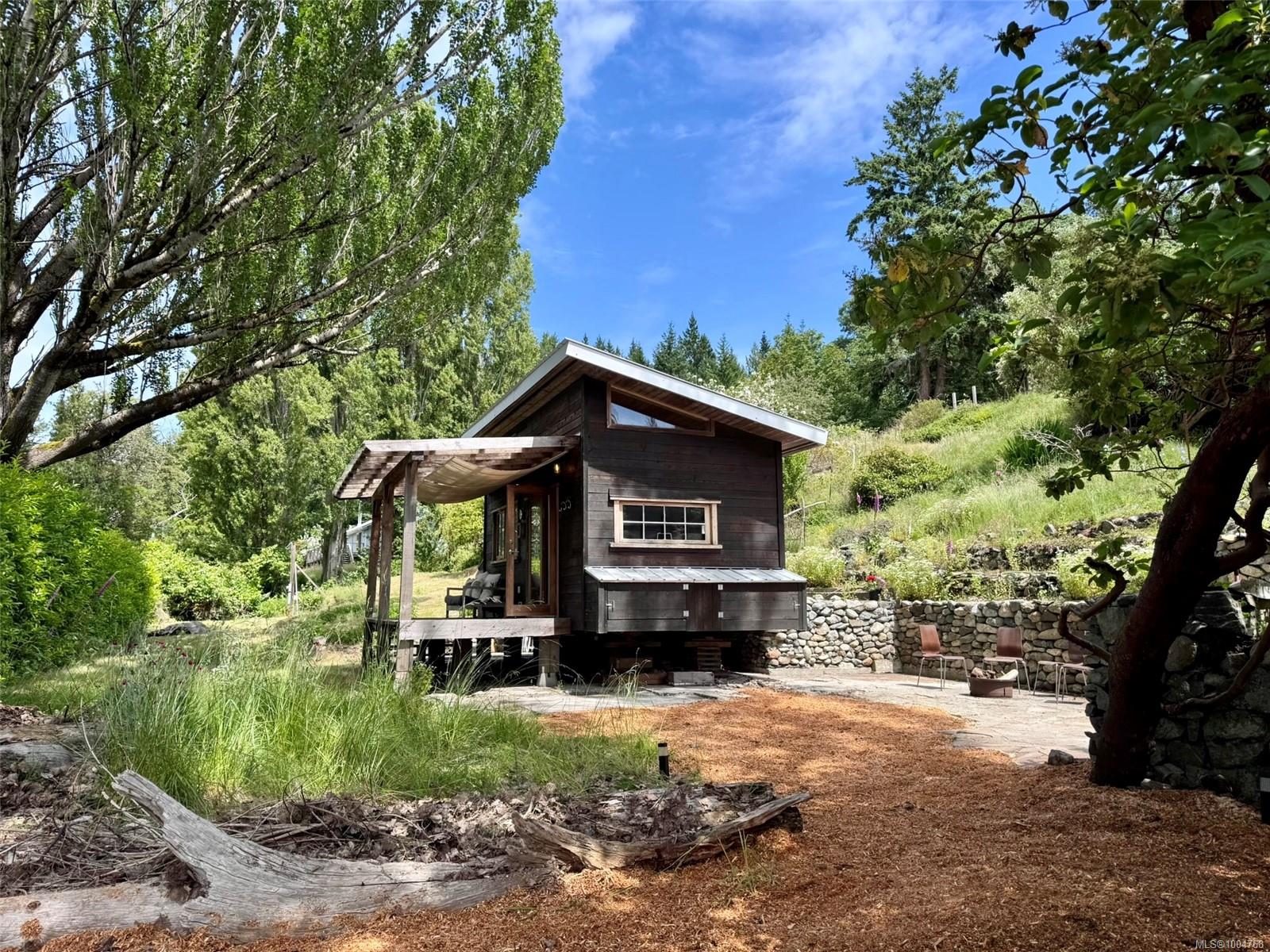 $1,149,000 - 482 Smelt Bay Rd<br>British Columbia, V0P 1K0