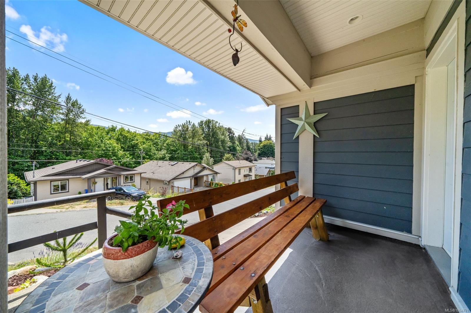 $649,900 - 290 Carnell Dr<br>British Columbia, V0R 2G0