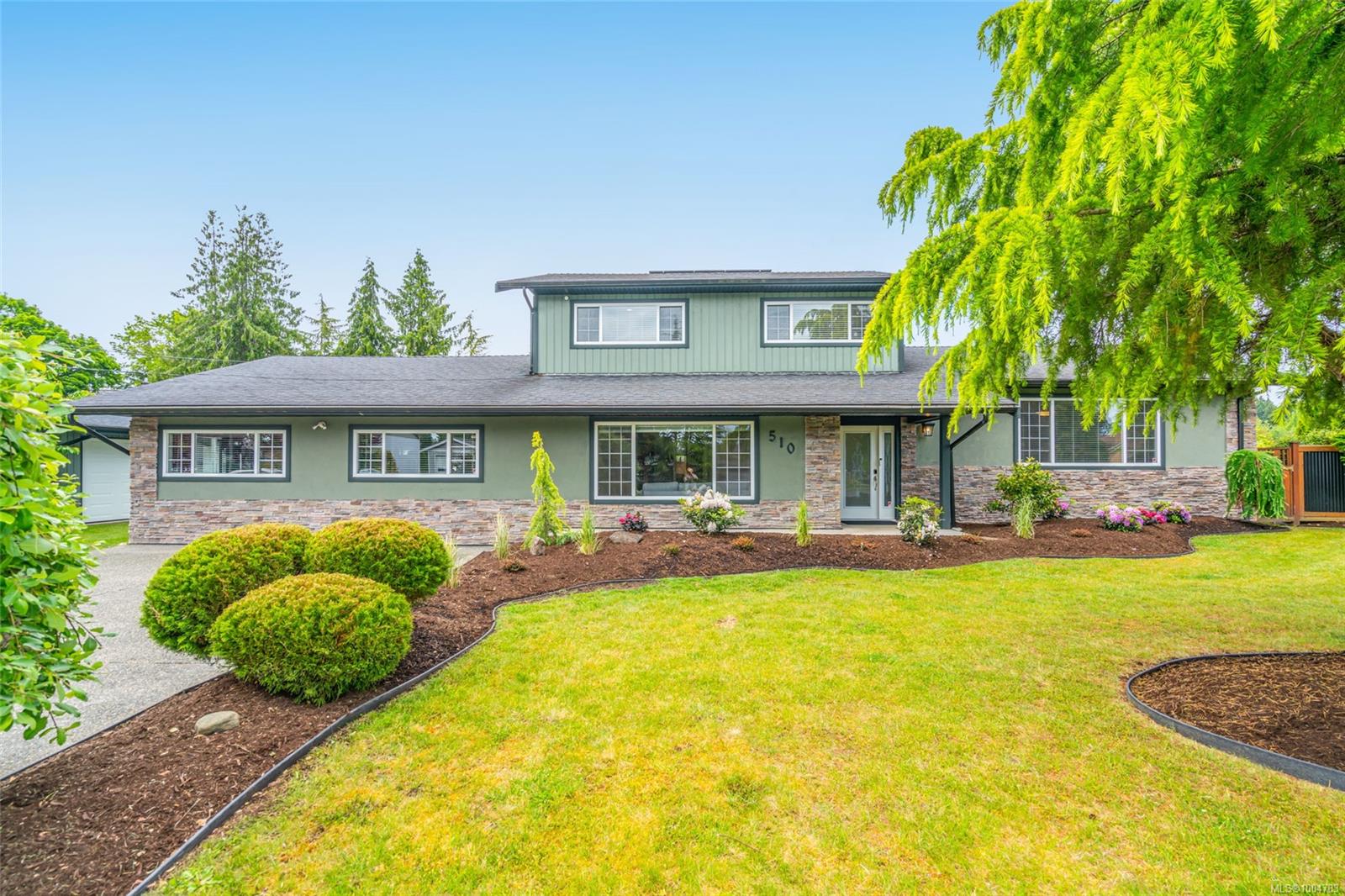 $1,099,000 - 510 Harnish Ave<br>British Columbia, V9P 2H1