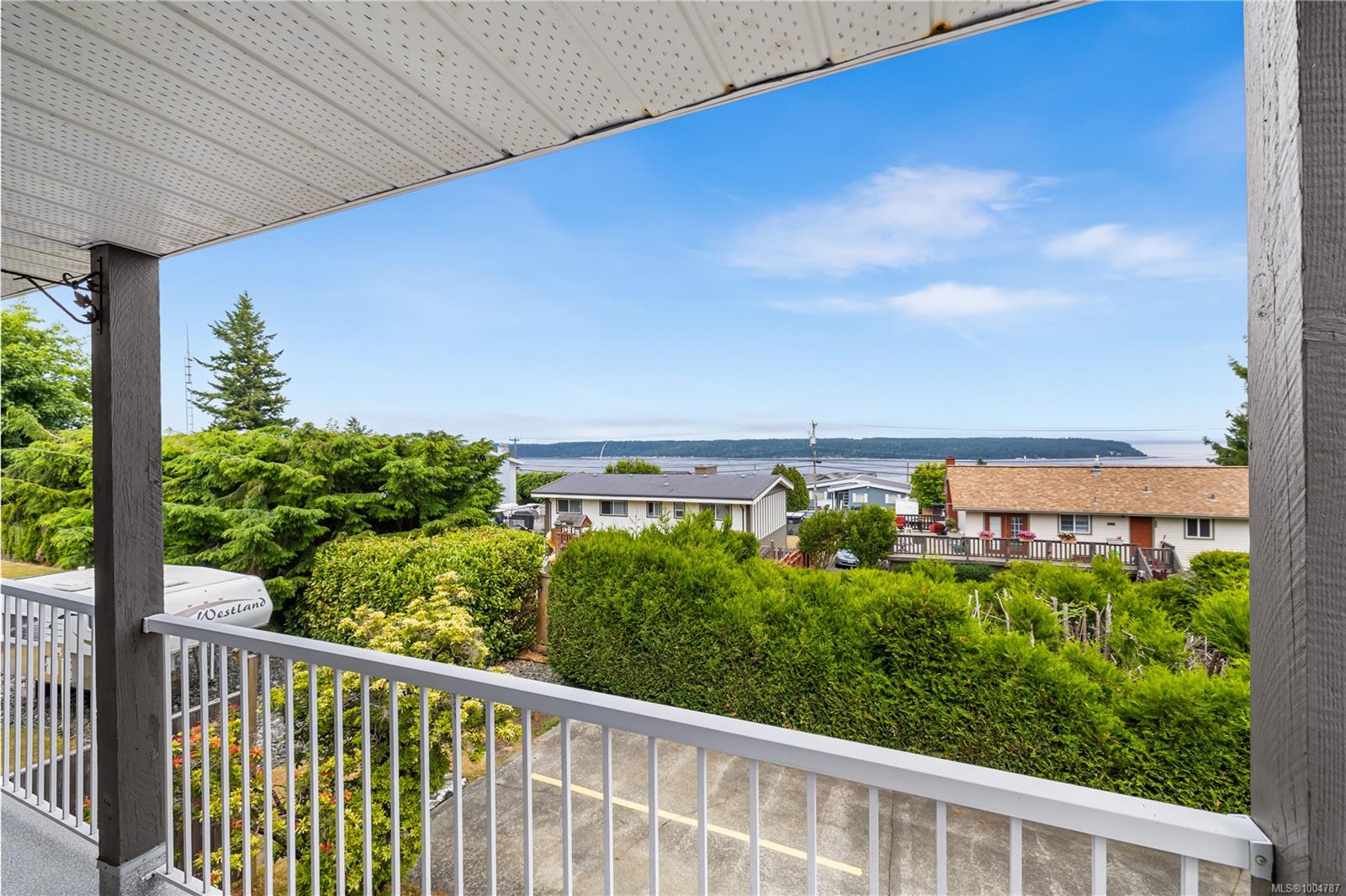 $379,999 - 695 Upland Dr<br>British Columbia, V9W 2A7