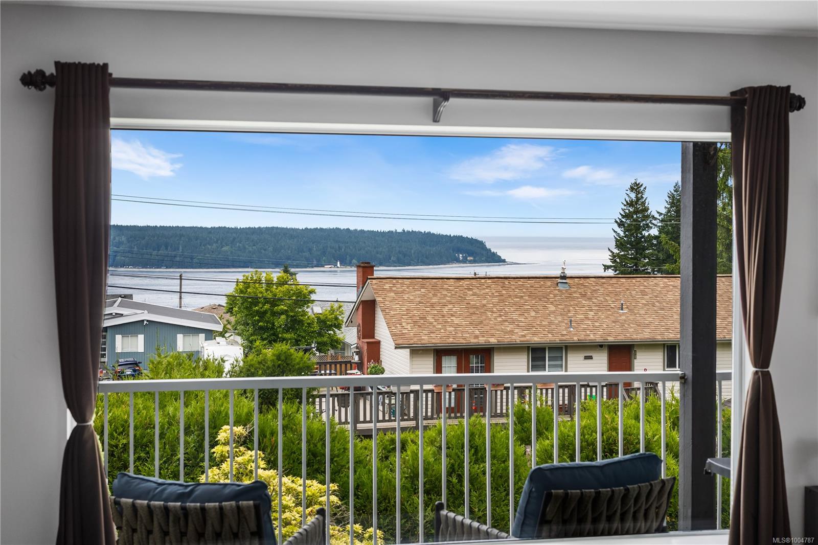 $379,999 - 695 Upland Dr<br>British Columbia, V9W 2A7