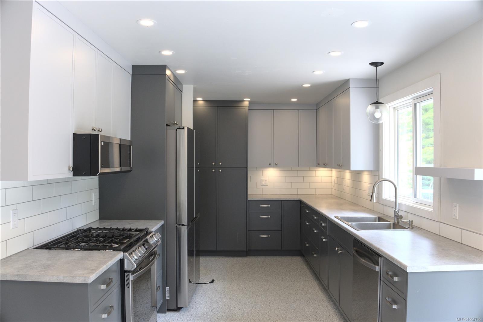 $1,058,400 - 2298 Calais Rd<br>British Columbia, V9L 5V2