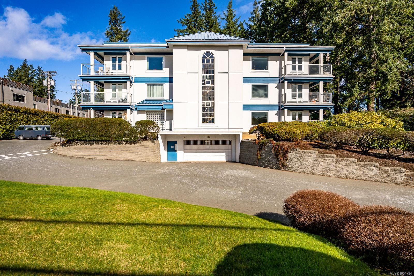 $447,700 - 1970 Comox Ave<br>British Columbia, V9M 3M7