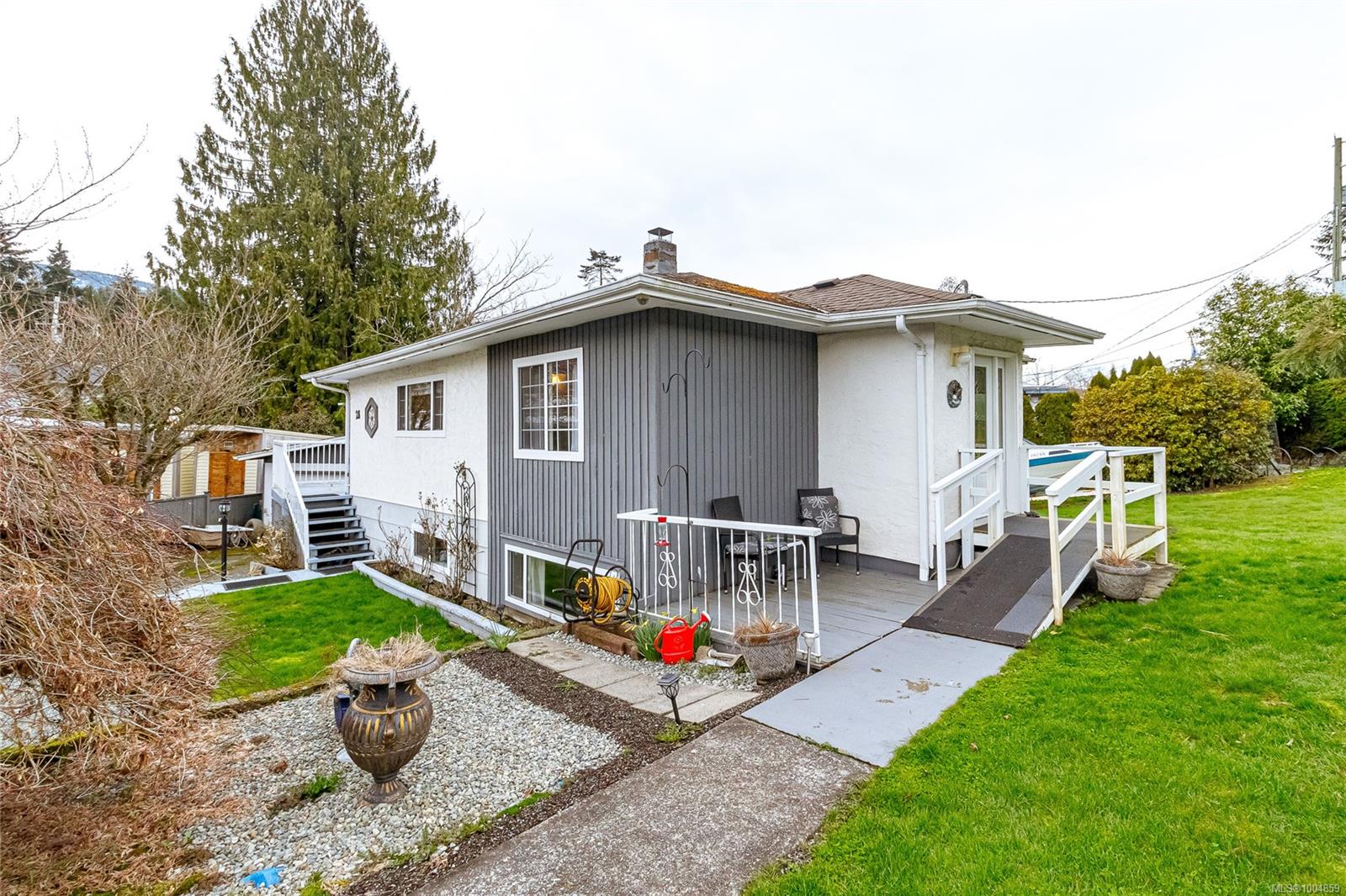 $699,000 - 28 Cottonwood St<br>British Columbia, V0R 2G0