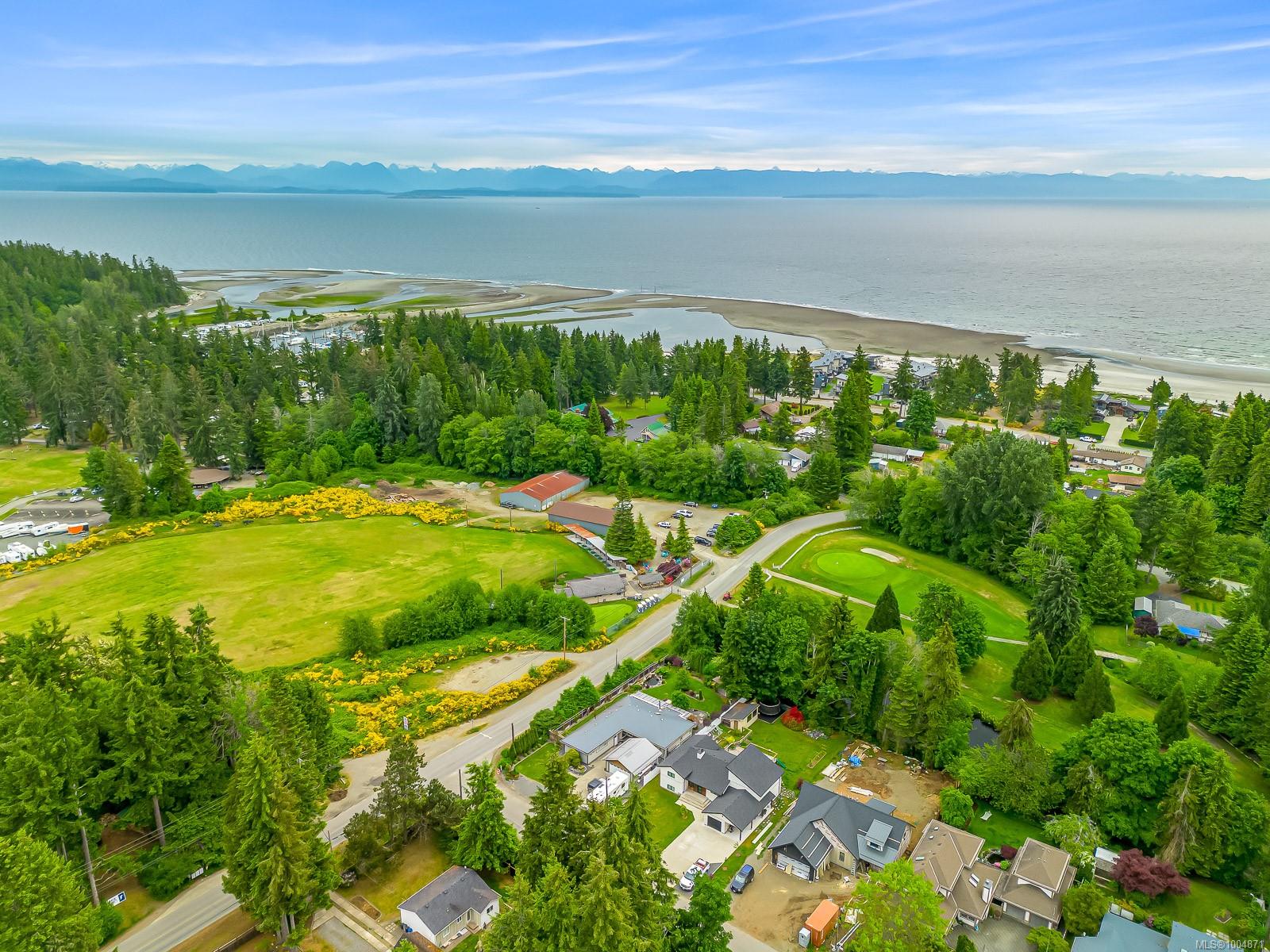 $899,000 - 8998 MCLAREY Ave<br>British Columbia, V9J 1A2