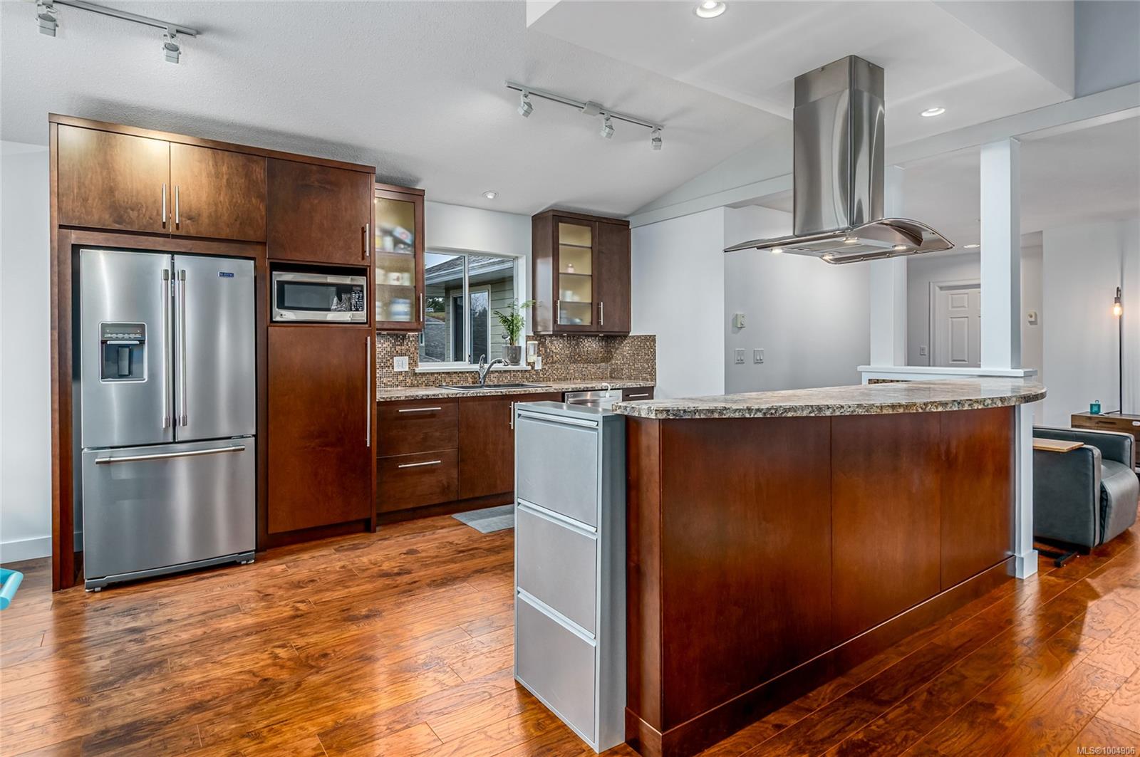 $525,000 - 1400 Tunner Dr<br>British Columbia, V9N 8N3