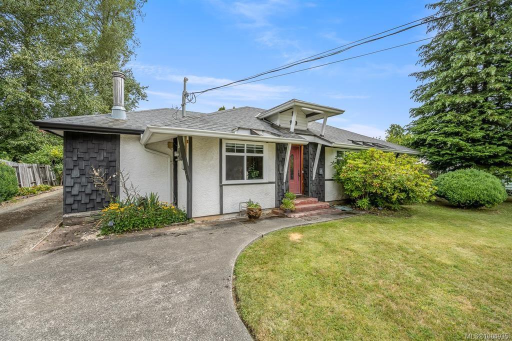 $759,000 - 1180 Willemar Ave<br>British Columbia, V9N 3L9