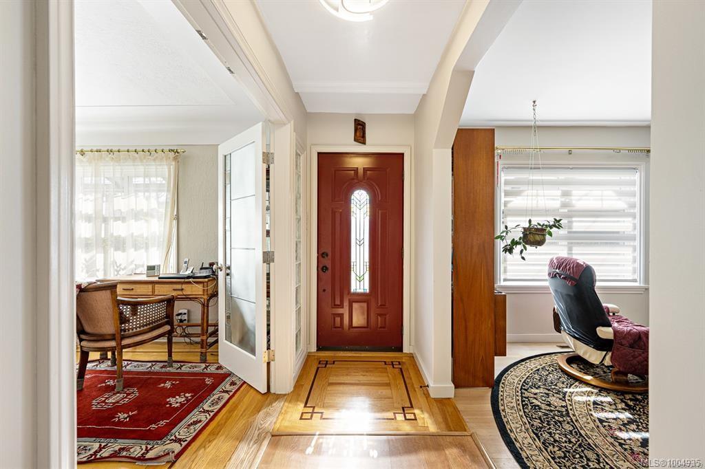 $759,000 - 1180 Willemar Ave<br>British Columbia, V9N 3L9