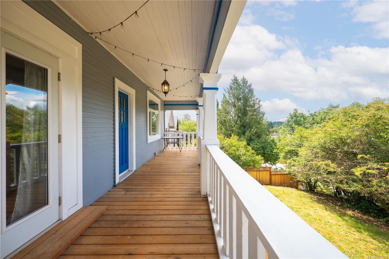 $699,999 - 492 Machleary St<br>British Columbia, V9R 2H2