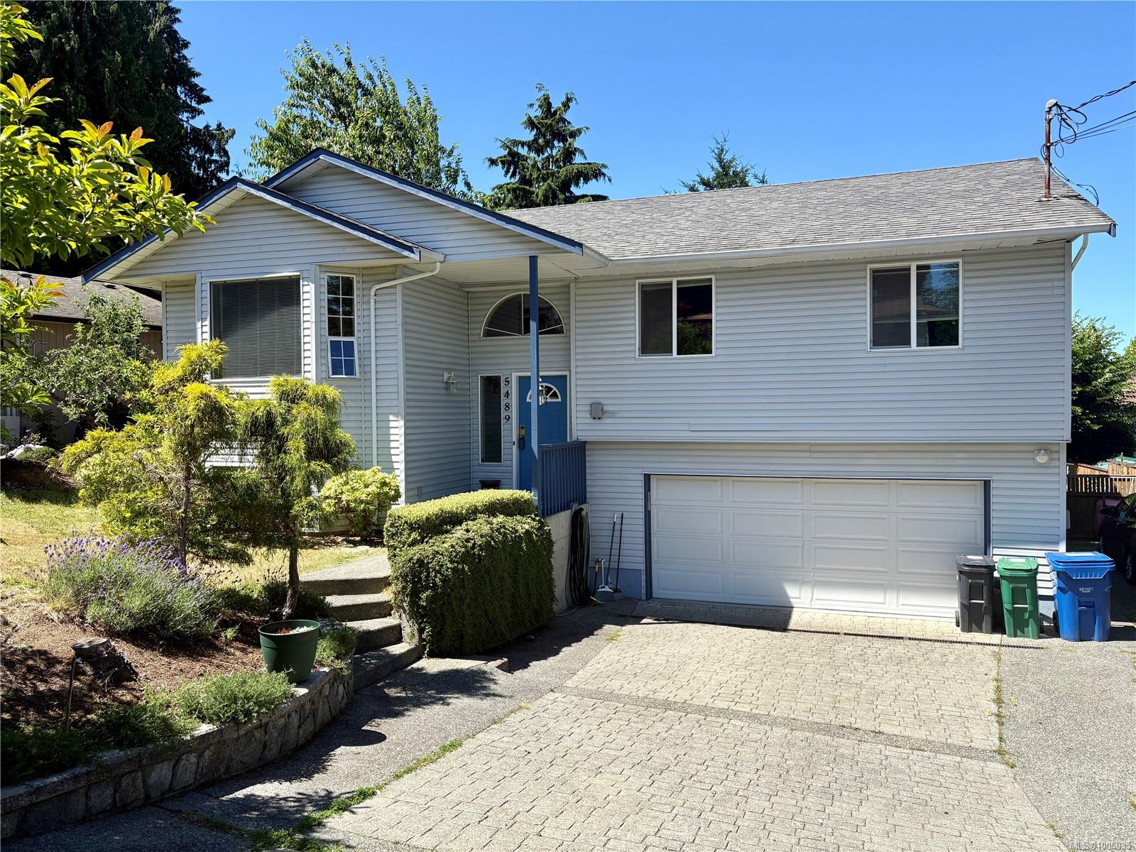 $859,900 - 5489 Kenwill Dr<br>British Columbia, V9T 5M5