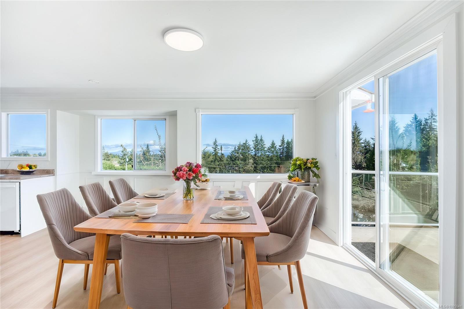 $775,000 - 5812 Bradbury Rd<br>British Columbia, V9T 6R2