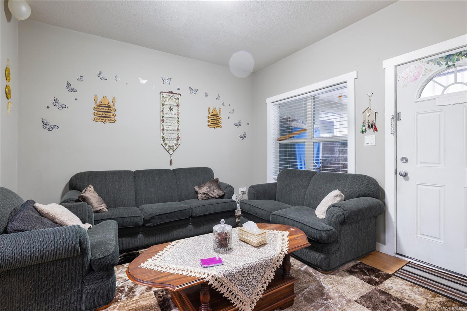 $429,900 - 582 Rosehill St<br>British Columbia, V9S 1H6
