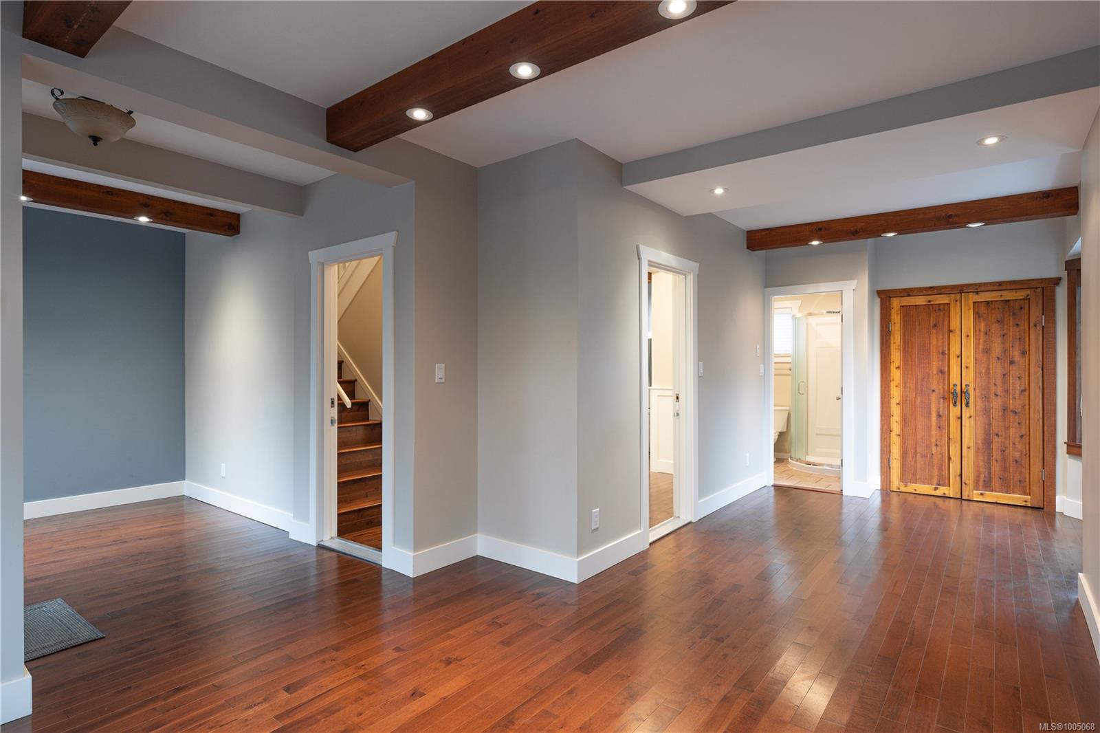 $1,399,900 - 351 Wesley St<br>British Columbia, V9R 2T5
