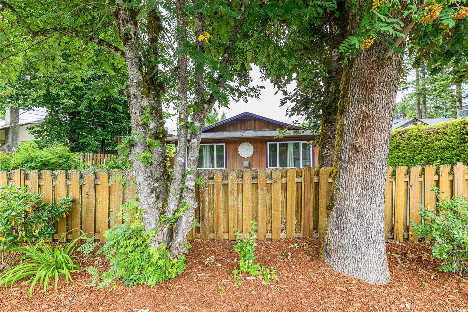 $695,000 - 3221 Gibbins Rd<br>British Columbia, V9L 1G7