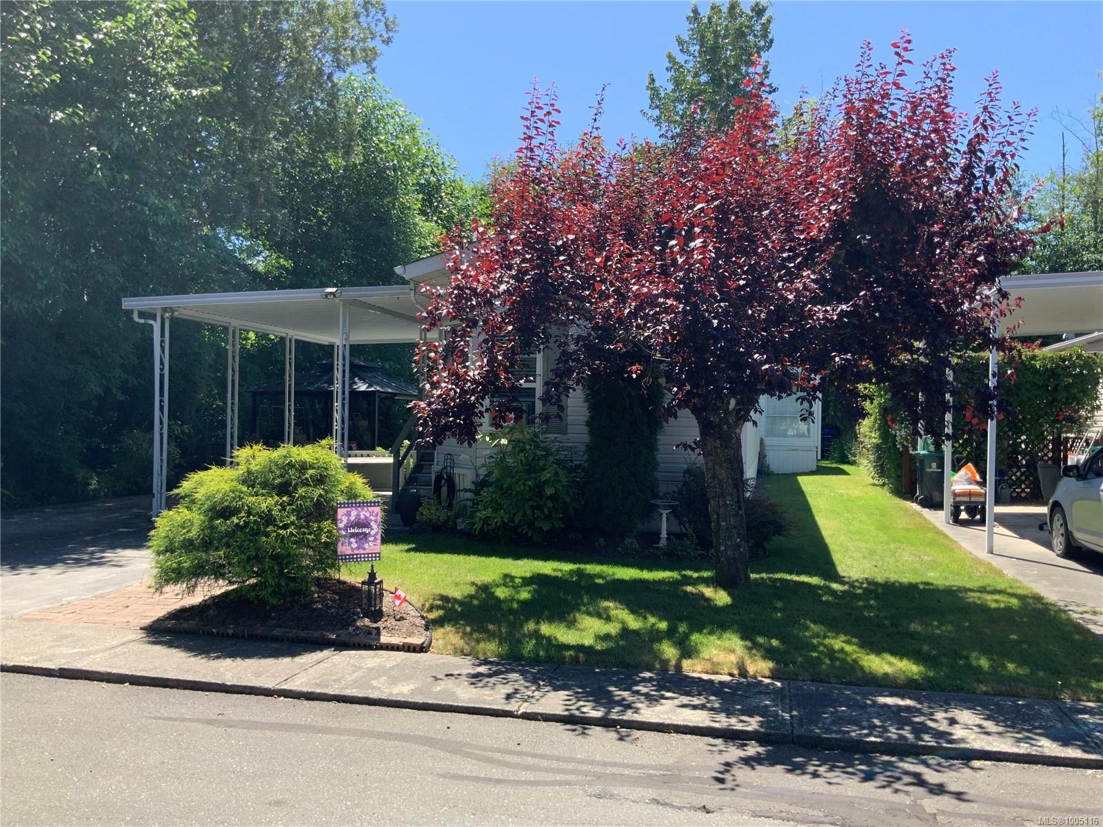 $349,000 - 2140 20th St<br>British Columbia, V9N 2G8