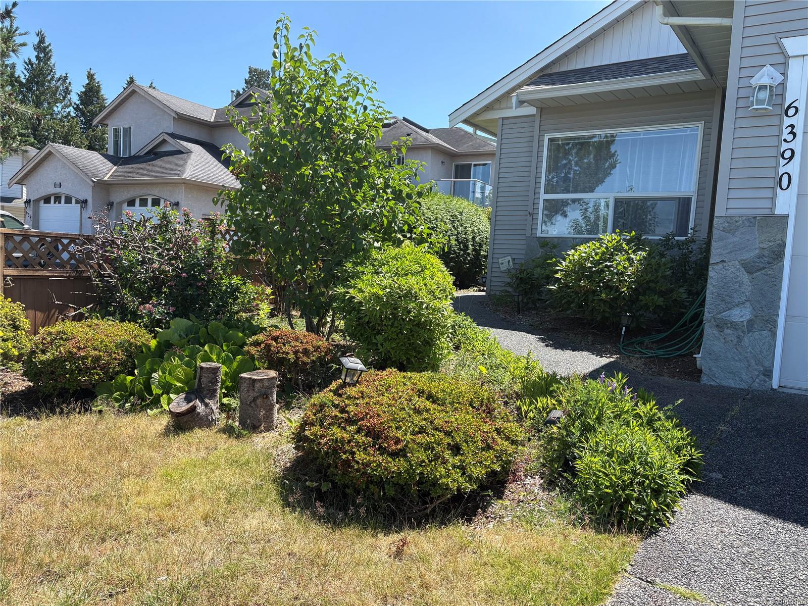 $699,000 - 6390 Lasalle Rd<br>British Columbia, V9V 1N6