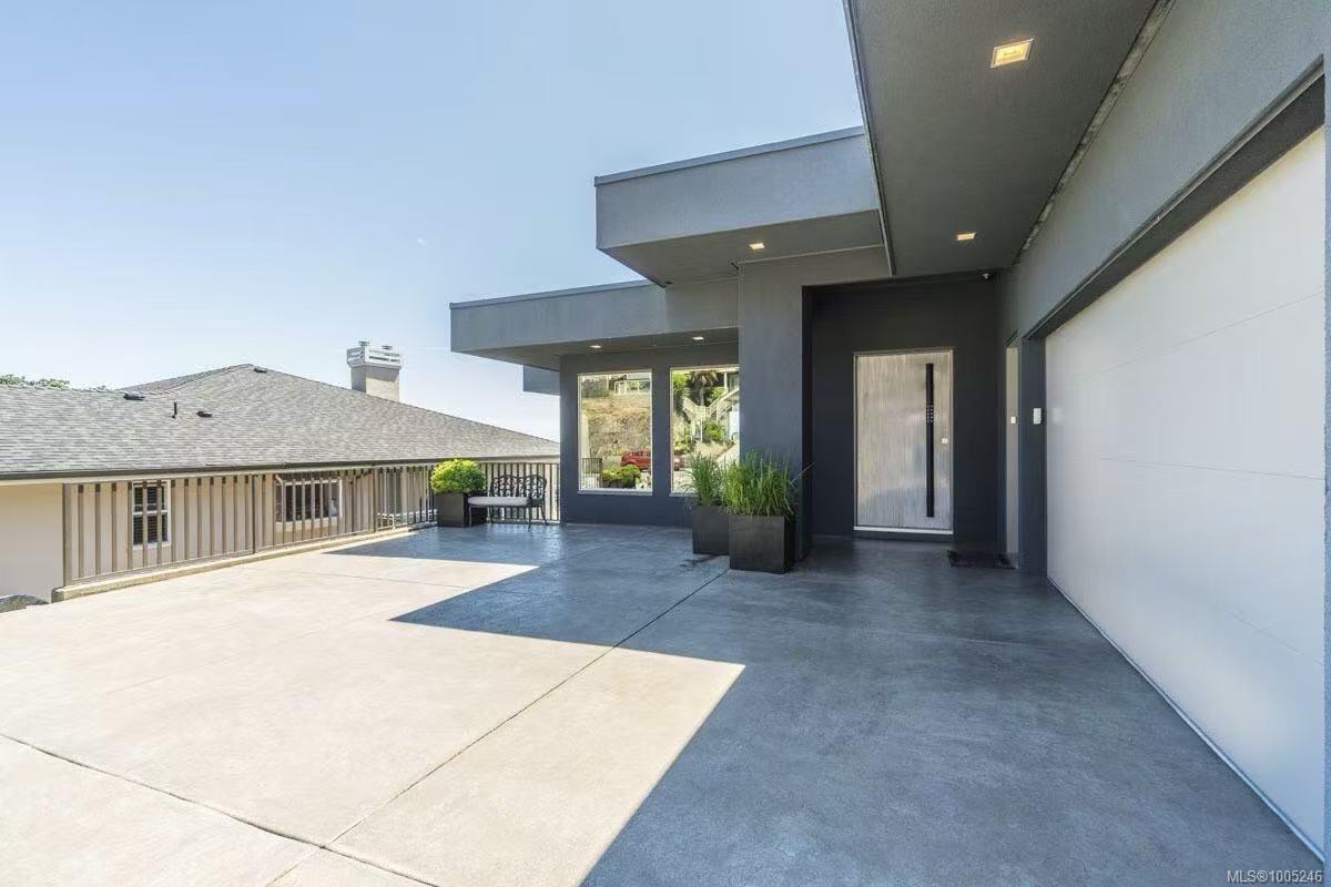 $2,290,000 - 3716 Belaire Dr<br>British Columbia, V9T 5A1