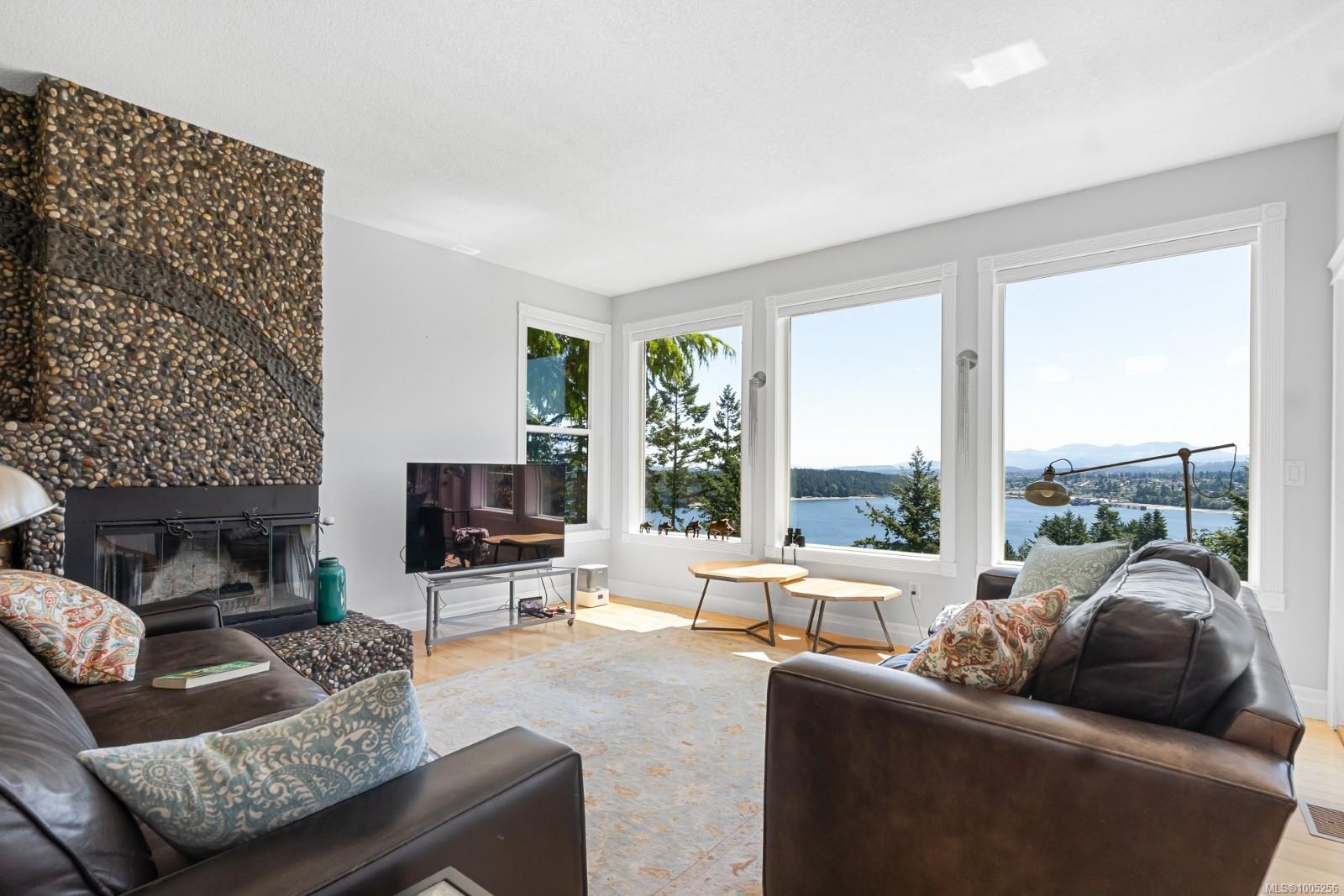 $1,299,900 - 570 Cumberland Pl<br>British Columbia, V9T 4S5