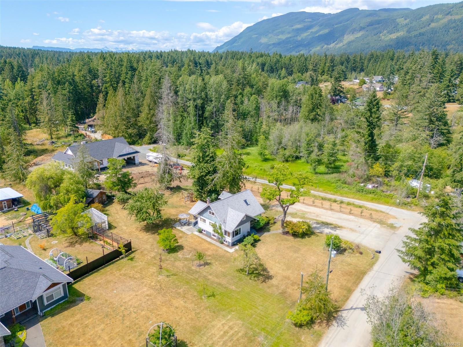 $729,000 - 6088 Renton Rd<br>Port Alberni, British Columbia, V9Y 8R8