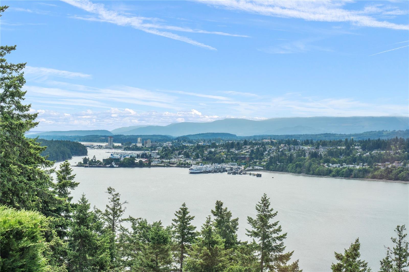 $1,575,000 - 298 Nottingham Dr<br>British Columbia, V9T 1K9