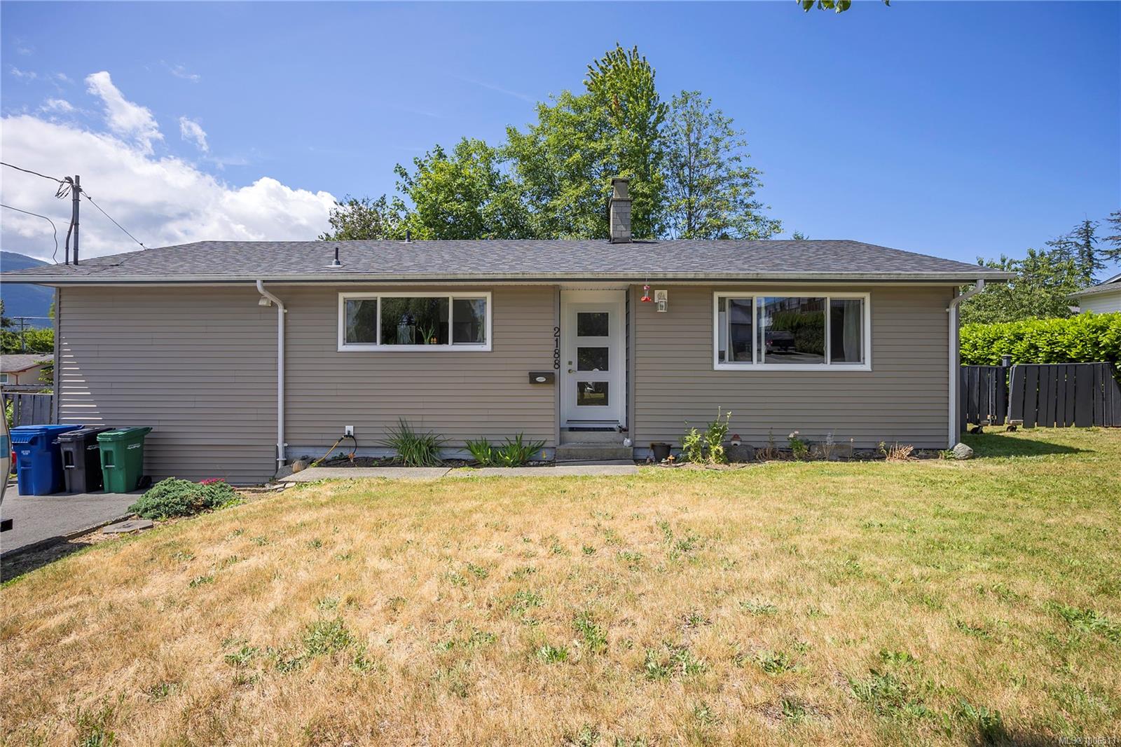 $679,000 - 2188 Lark Cres<br>British Columbia, V9S 5J8