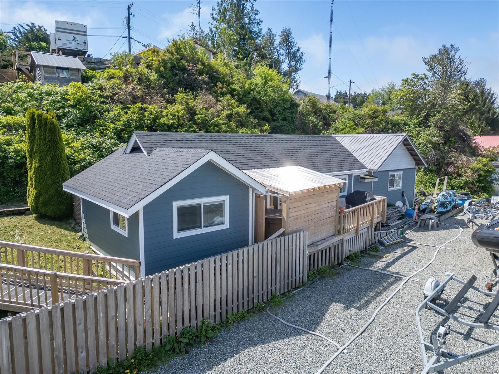 $1,290,000 - 332 Main St<br>Tofino, British Columbia, V0R 2Z0