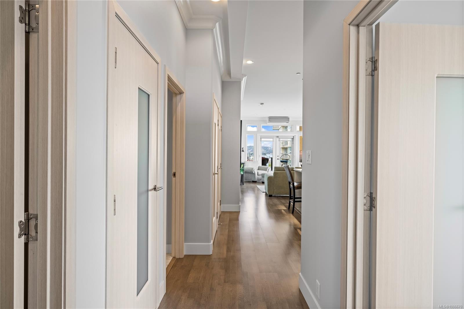 $725,000 - 10 Chapel St<br>British Columbia, V9R 5H2