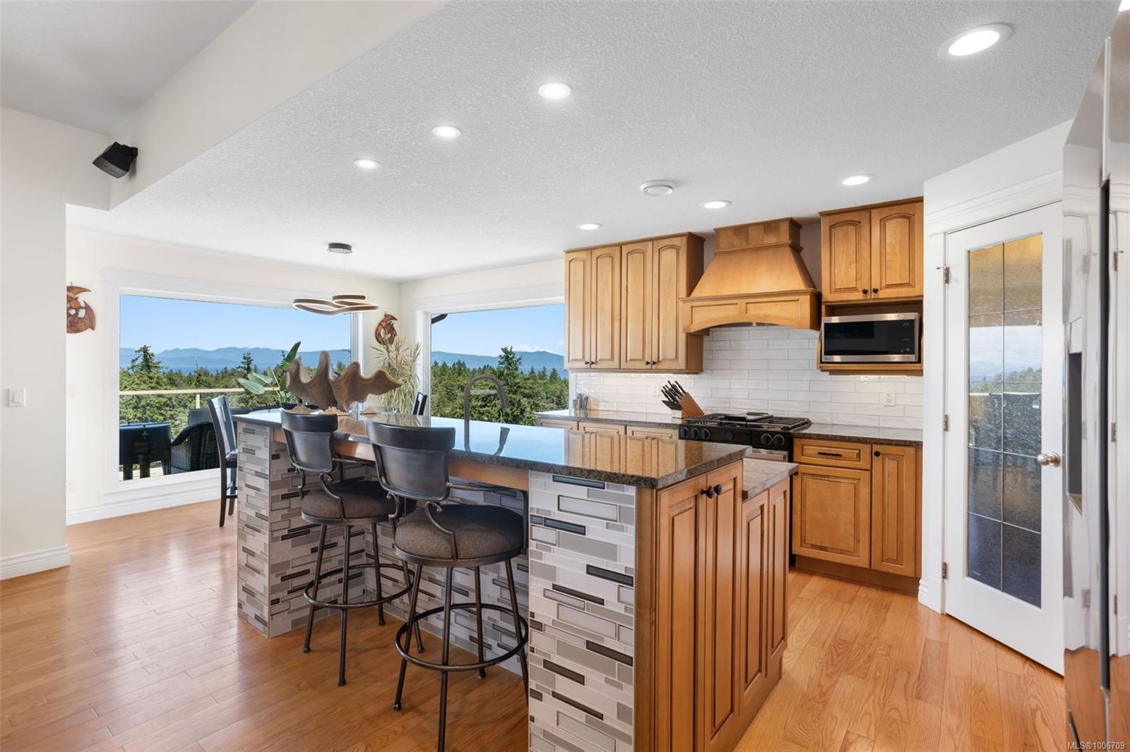 $1,360,000 - 4520 Sheridan Ridge Rd<br>British Columbia, V9T 6S7