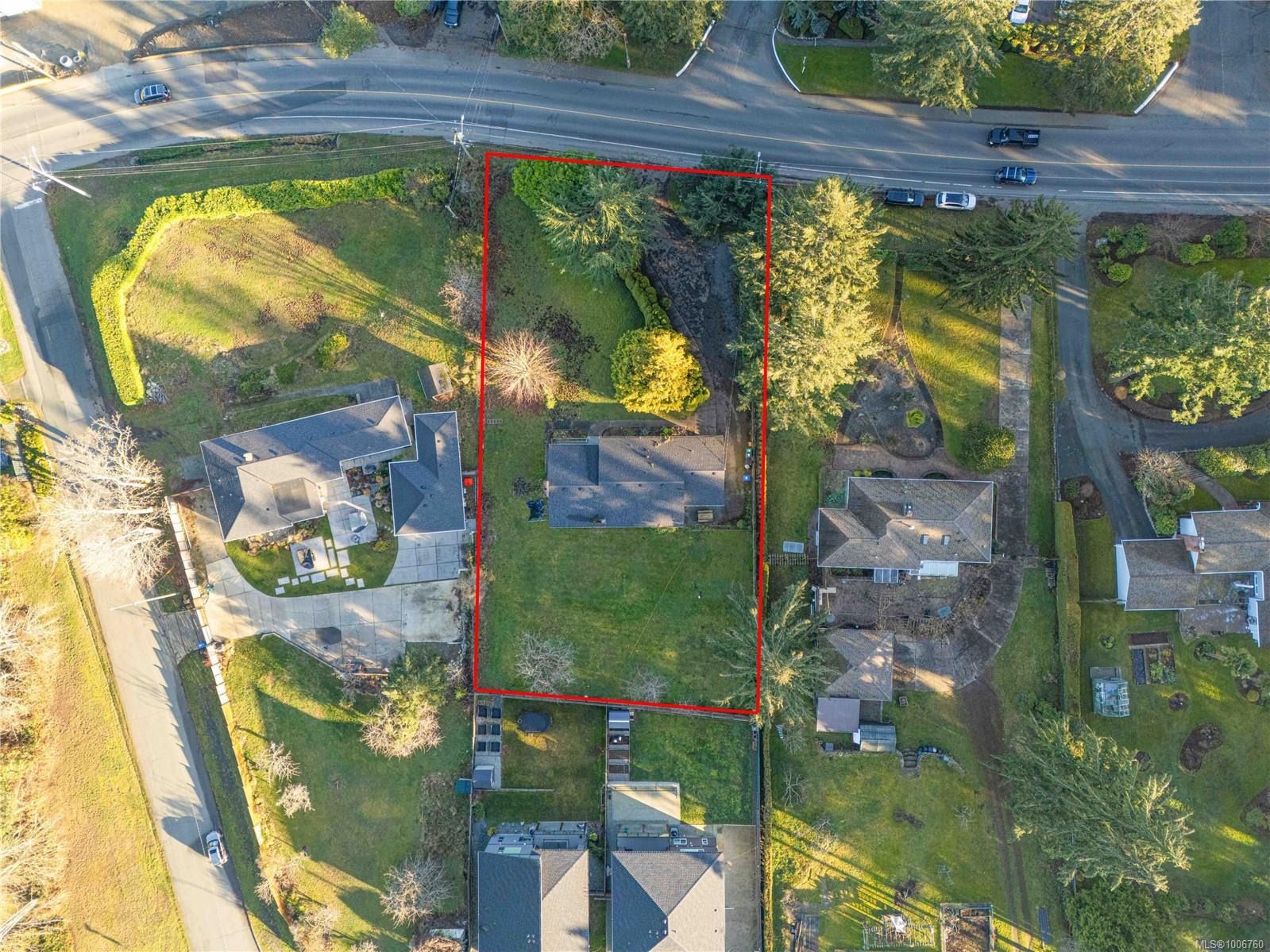 $959,000 - 2555 Departure Bay Rd<br>British Columbia, V9S 3W2
