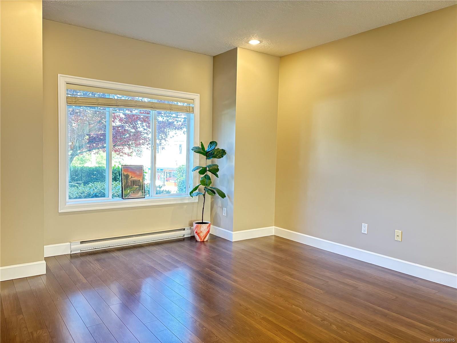 $569,000 - 499 Milton St<br>British Columbia, V9R 2K9