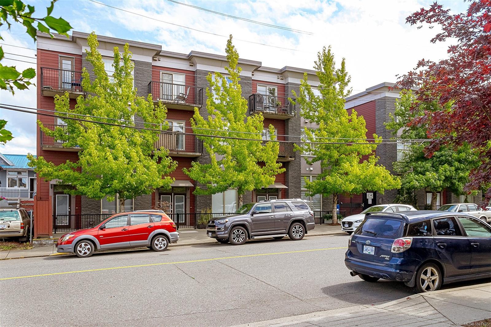 $345,000 - 555 Franklyn St<br>British Columbia, V9R 2X9