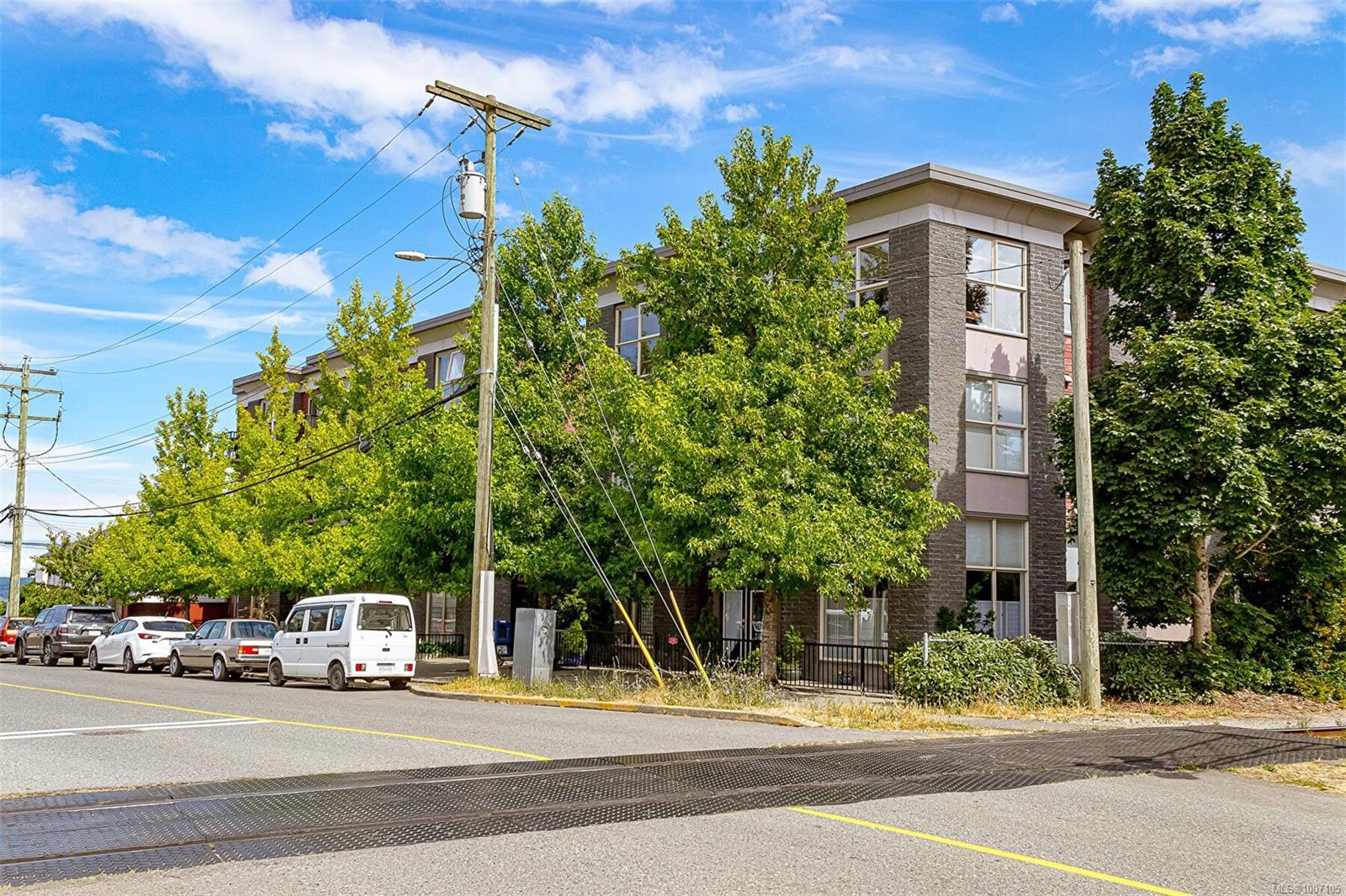 $345,000 - 555 Franklyn St<br>British Columbia, V9R 2X9